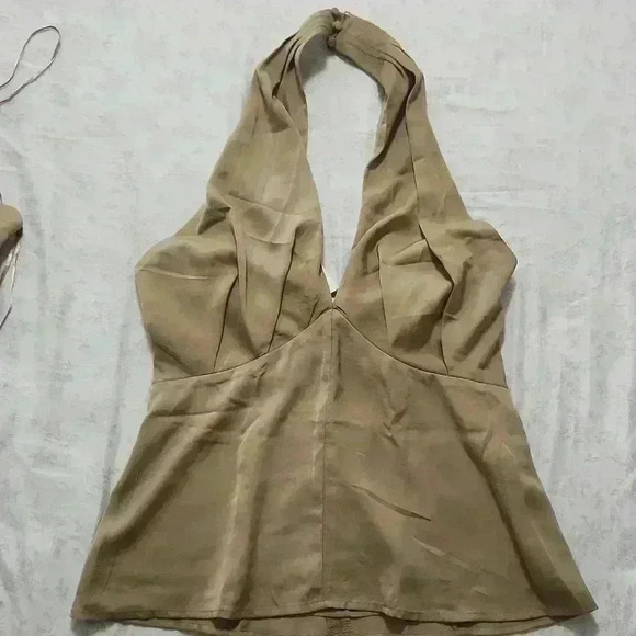 BANANA REPUBLIC PLEATED HALTER TOP - Picture 3 of 9